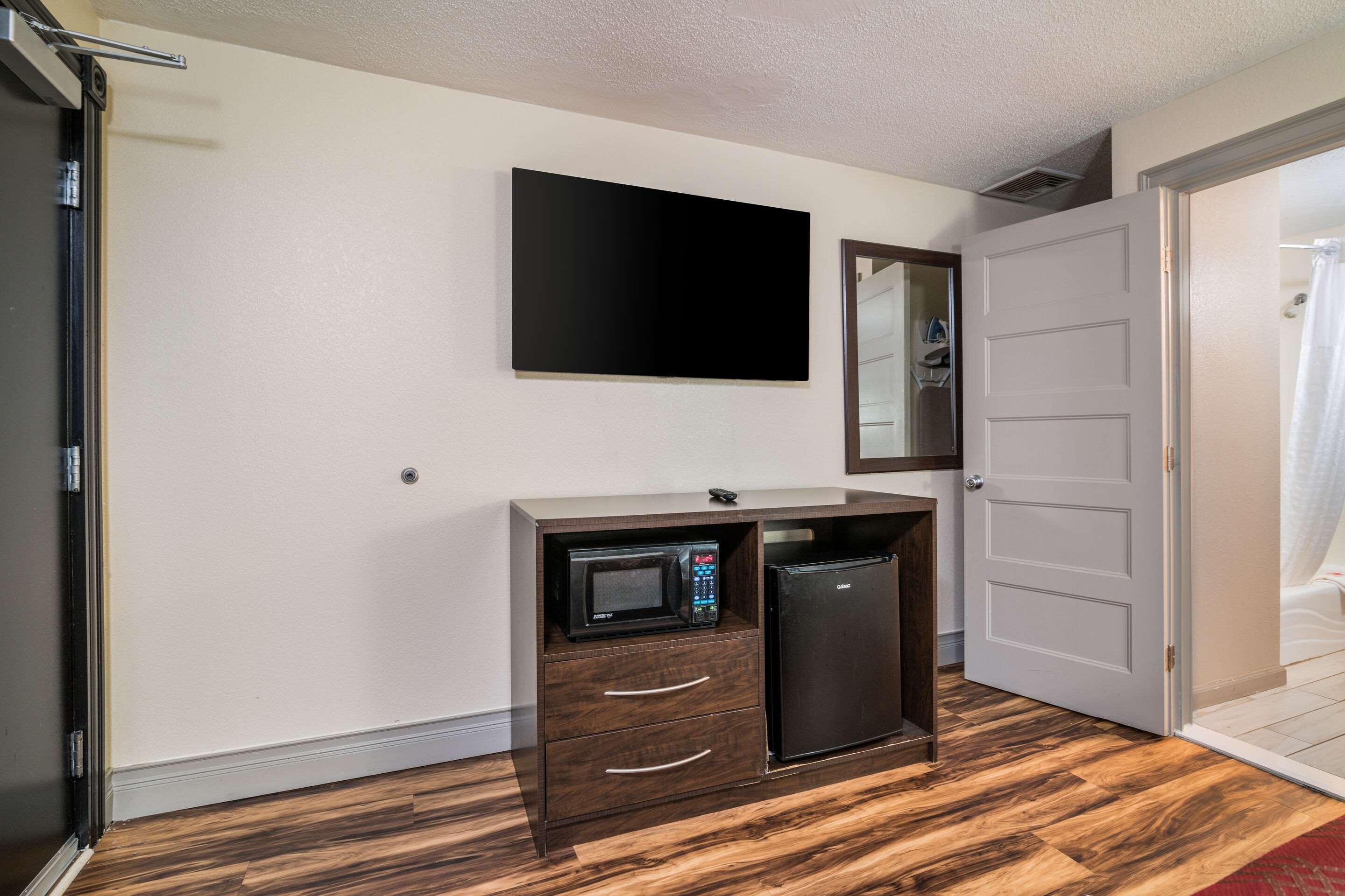 Econo Lodge Boston-Malden Bagian luar foto