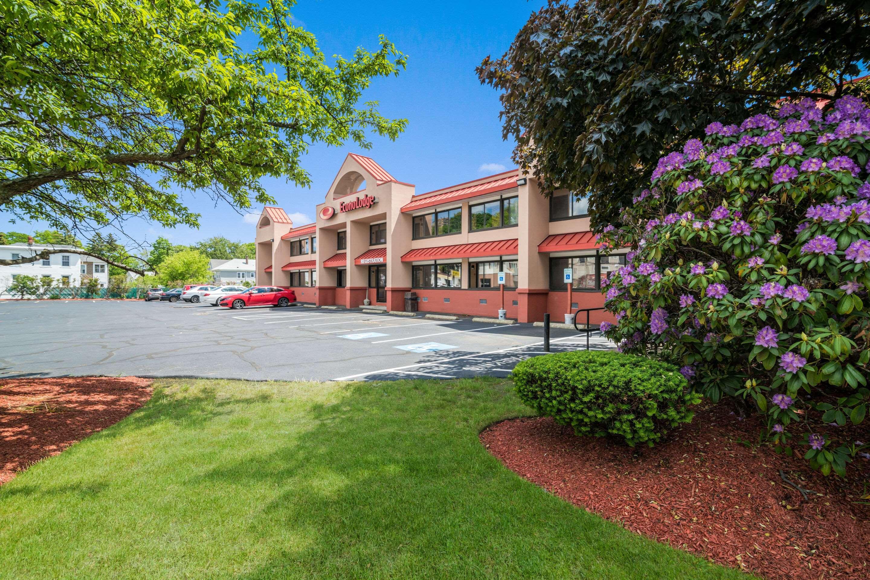 Econo Lodge Boston-Malden Bagian luar foto